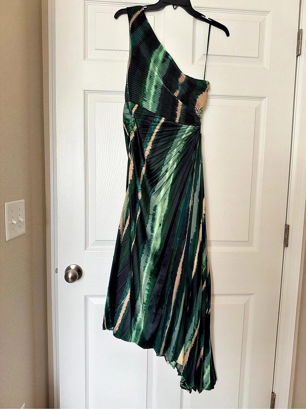 Socialite Print Asymmetric Hem Pleated Maxi Dress Midi Dress Green & Black Small